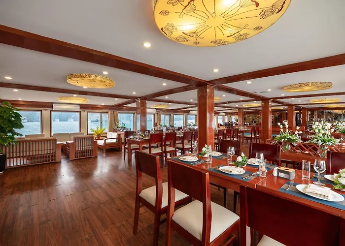 Amanda Premier Cruise Botel