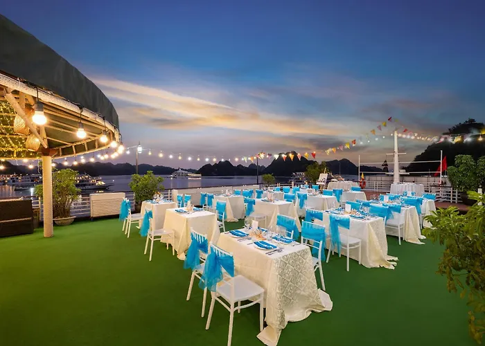 Amanda Premier Cruise Botel Ha Long