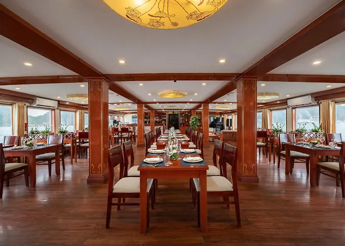 Amanda Premier Cruise Botel Ha Long
